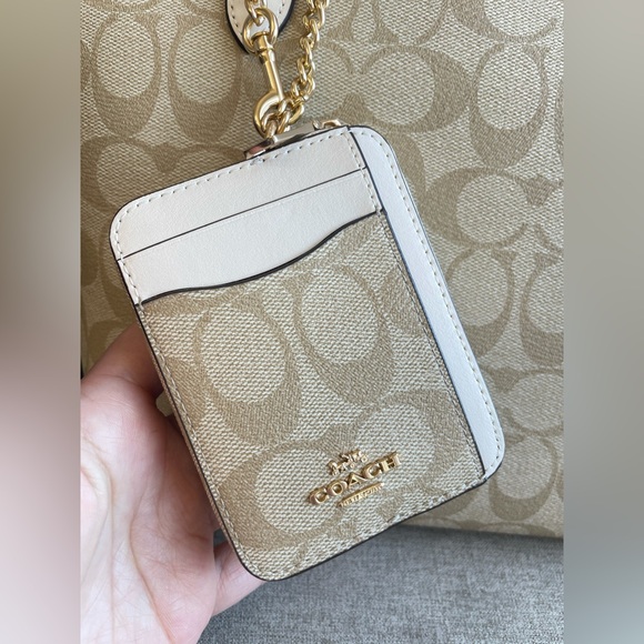 NWT！2PCS COACH ZIP TOP TOTE IN SIGNATURE CANVAS（4455）AND ID CARD CASE WALLET - Picture 10 of 16